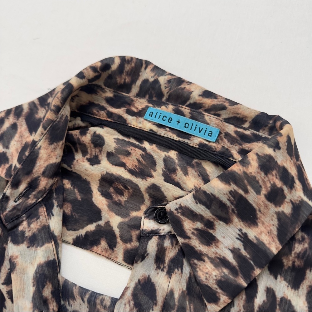 Alice + Olivia Leopard Print Button Down Shirt Size Large - Picture 3 of 7